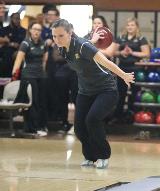 women&#39;s bowling - action